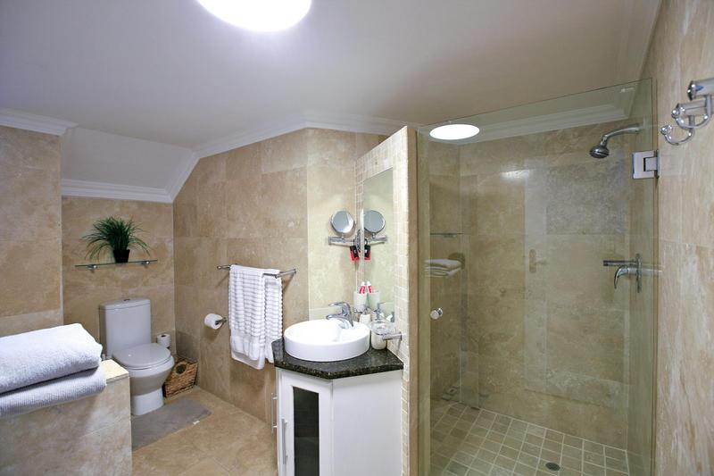 4 Bedroom Property for Sale in Bloubergstrand Western Cape